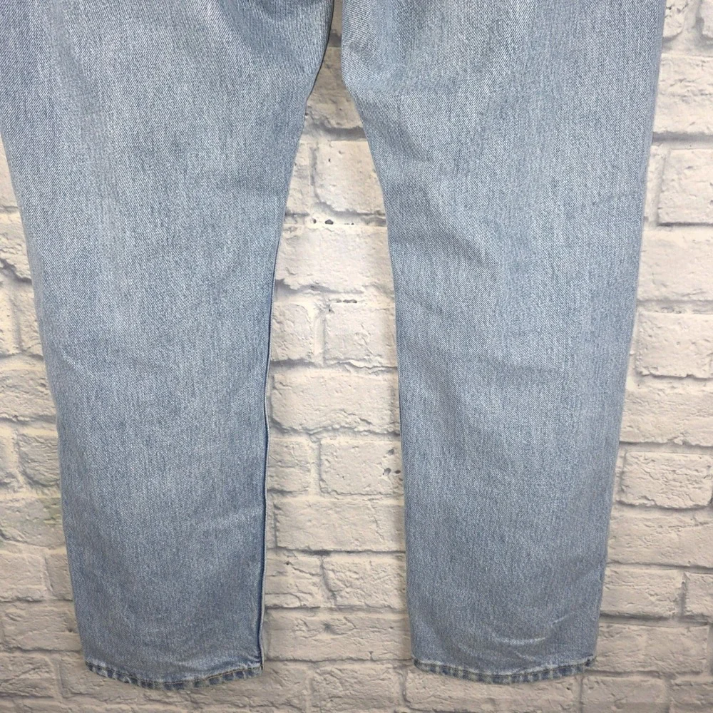 Vintage Levis 505 Regular Fit Straight Leg Jeans Light Wash Made‎ in USA 38x30